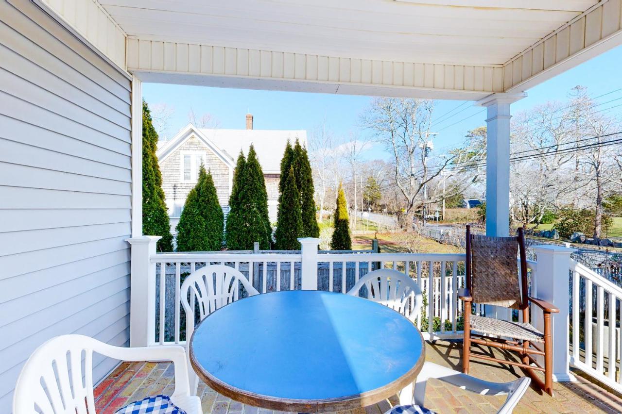 Main Street Upper Apartment Vineyard Haven Exterior photo